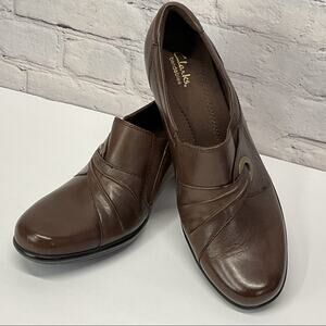 Clarks Bendables Women's Size 11 Brown Leather Ruching Minimalist Shootie Casual